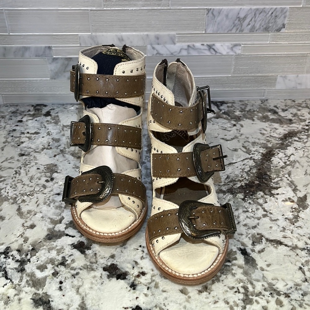 VIOLET from Freebird by Steven UNWORN Size 6 Brand New!!!